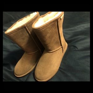 BEARPAW “Emma” Half Calf Women’s Boots Size 10